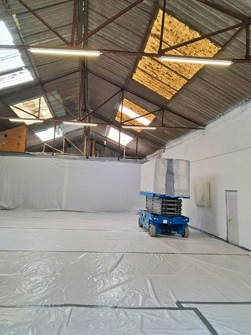 Chantier désamiantage toiture 350 m² Saint-Sébastien-sur-Loire — vue 1